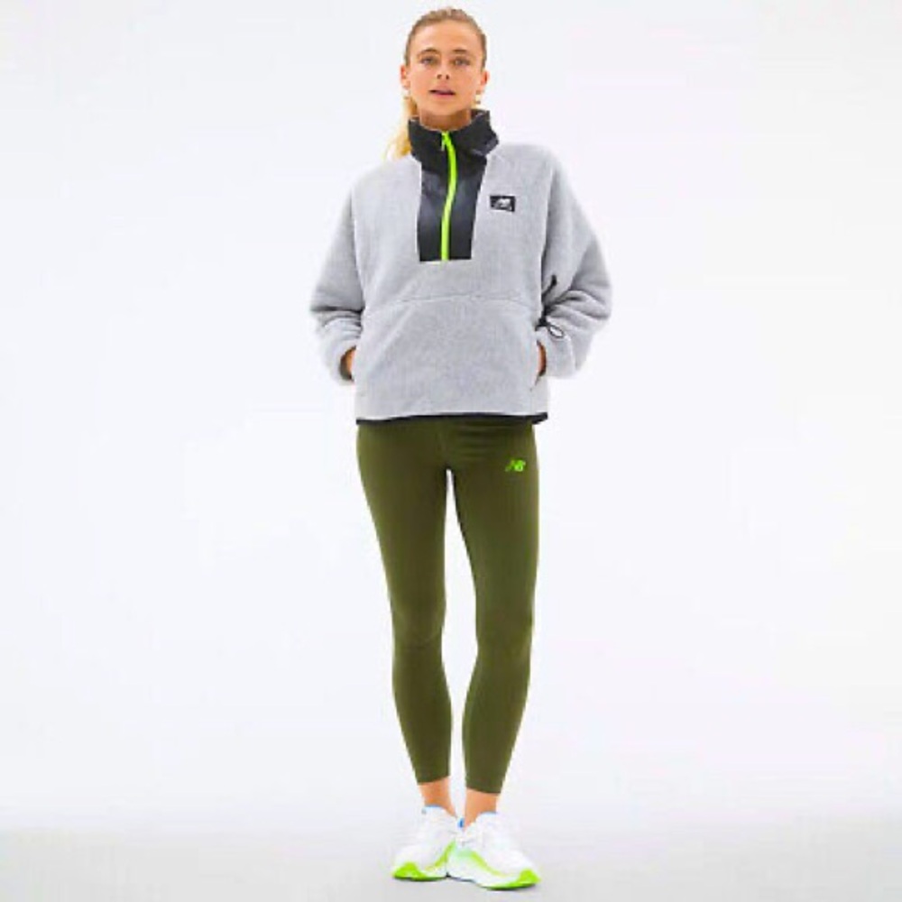 New Balance Wmns Spinnex Fleece Layer Top Women’s Size M Grey Multi
NWOT - Picture 2 of 10